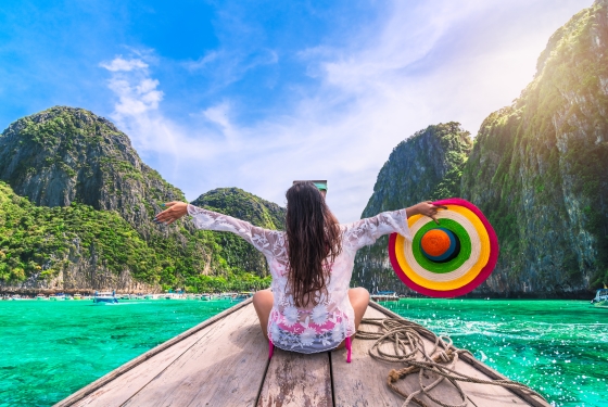 Air tickets for direct charter flights from Poland (Warsaw) to Thailand (Bangkok) for the fall 2025 - spring 2026 season on Dreamliner by LOT